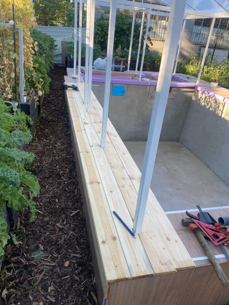 medence külső fakeret belépő