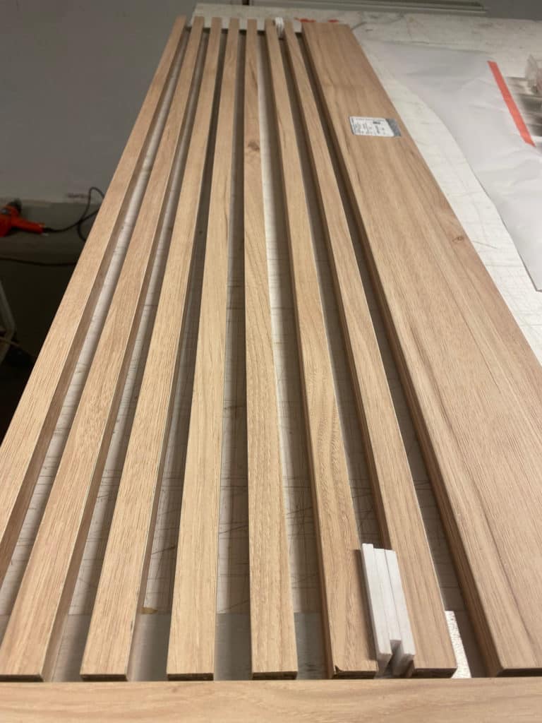 Egyedi fa előszobafal készíté