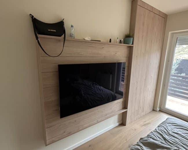 Polcok, faltakaró dekor elemek fából