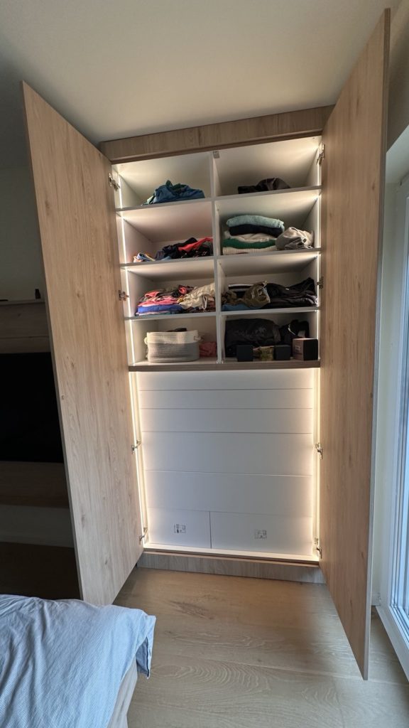 Gardrób szekrény készítés